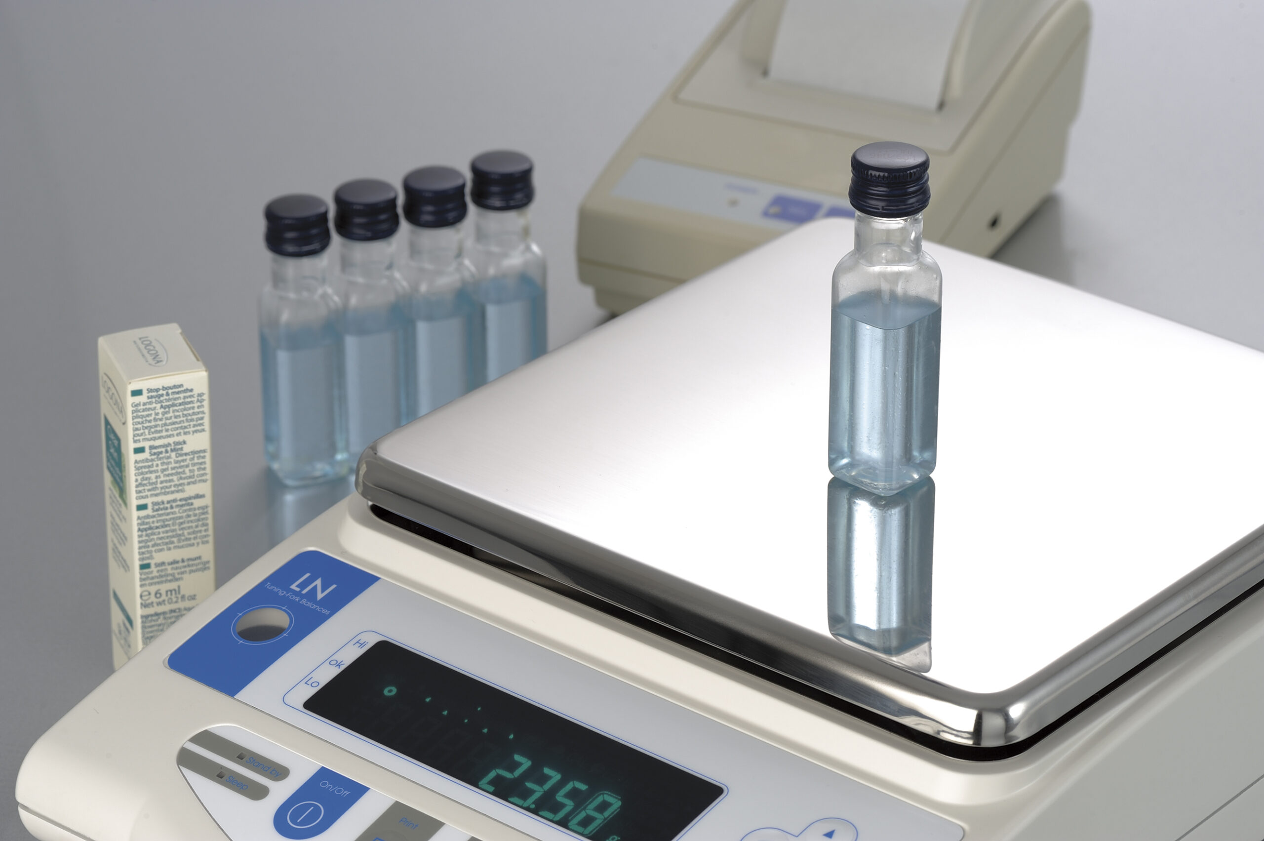 SHINKO LNA日本精密電子天平 7 SHINKO LNA日本精密電子天平-實驗液體測量