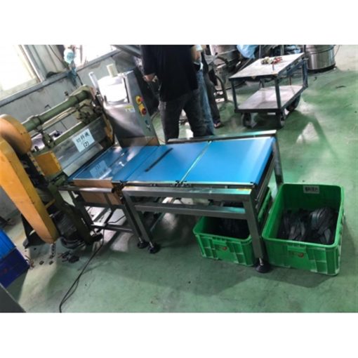 SH-355L05 翻板式橡膠條檢重秤 2 SH-355L05 翻板式橡膠條檢重秤操作圖