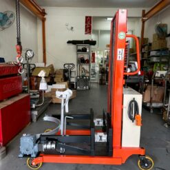 電動油桶夾桶車秤 14 油桶夾桶車秤側面視覺圖