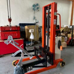 電動油桶夾桶車秤 13 油桶夾桶車秤夾車圖