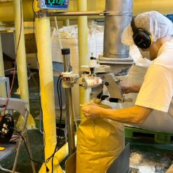 FN600A滑板式縫袋口機秤重電子秤 19 FN600A滑板式縫袋口機秤重電子秤-現場圖04